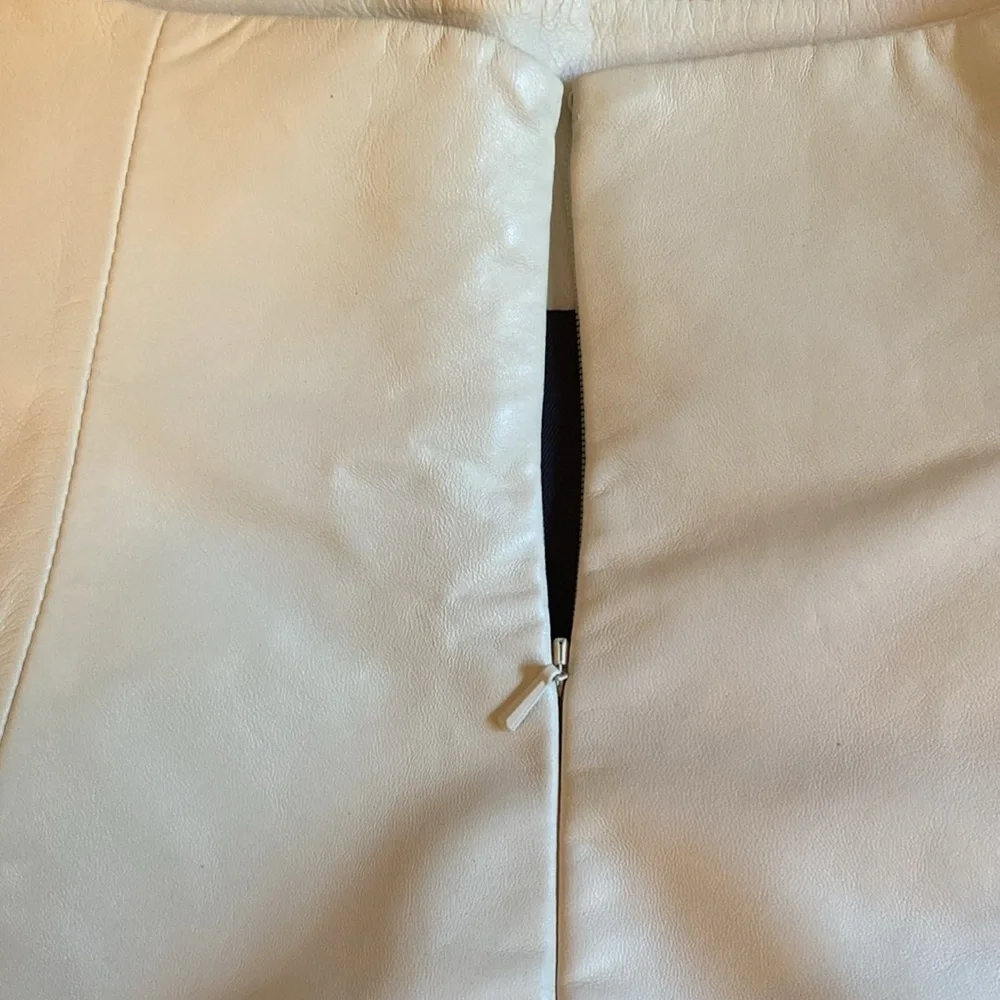NWT. Massimo Dutti Studio Off White Leather Midi Skirt with Front Slit Size XS.